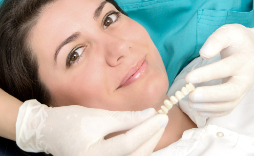 dca-blog_article-18_porcelain-dental-veneers-benefits