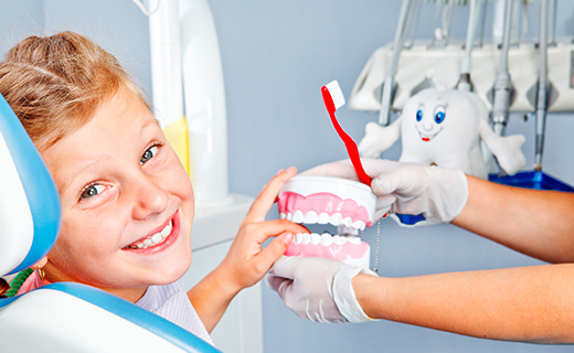 dca-blog_dental-fears-girl-teeth